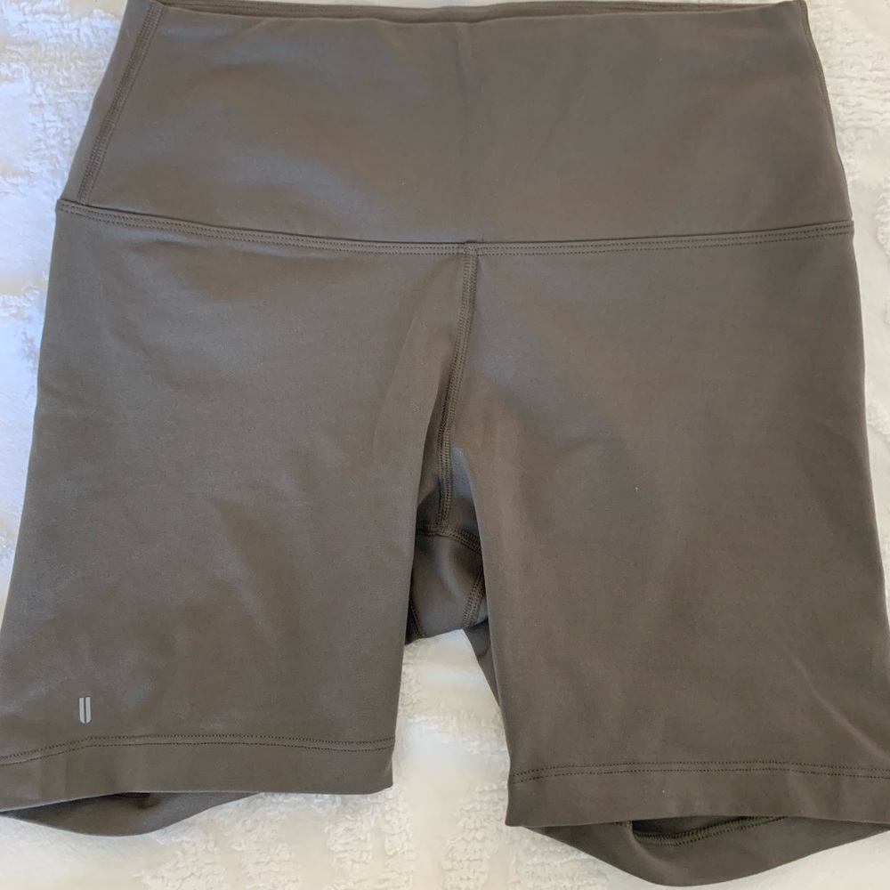 Nobull High-Rise Shorts 6” Matte Dark Fallen Rock Matte